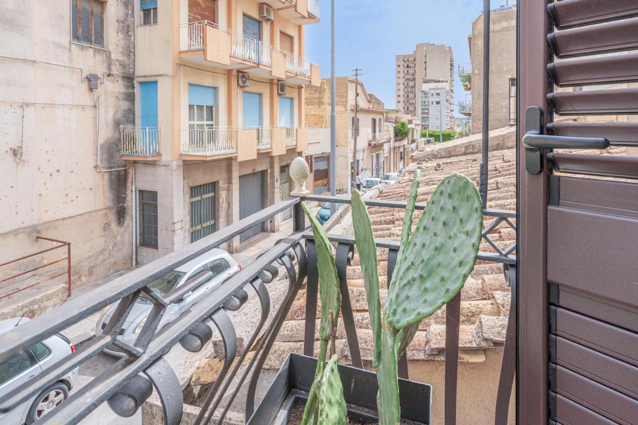Pomona Dynamic Apartment Noto Bagian luar foto